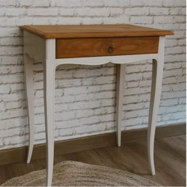 Location petite table coin livre d'or à Lyon