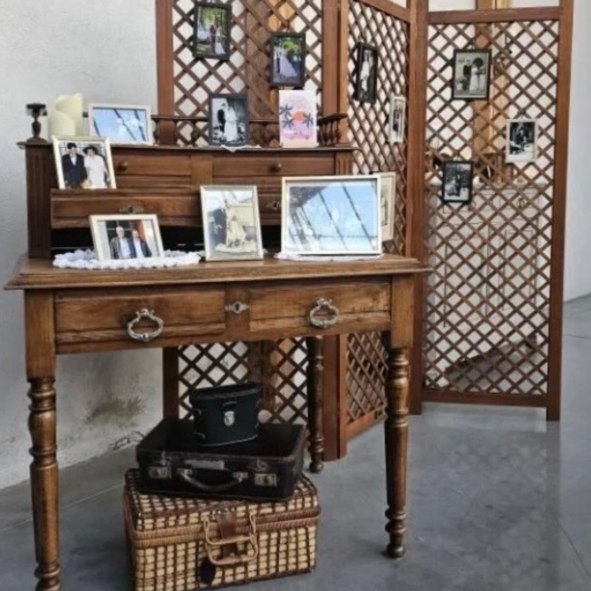 Bureau / table en bois avec dessus amovible