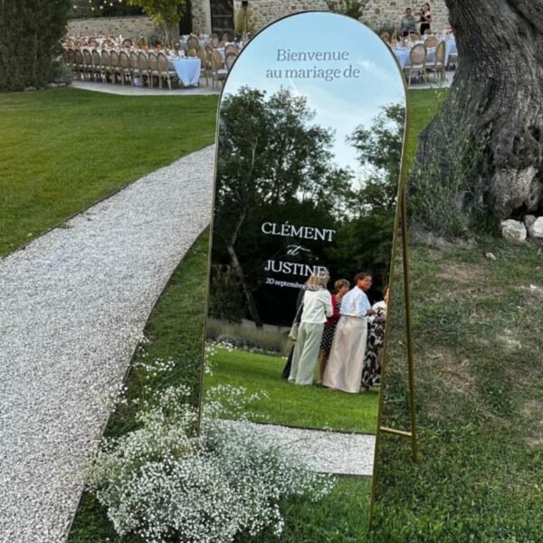 Miroir arche sur pied