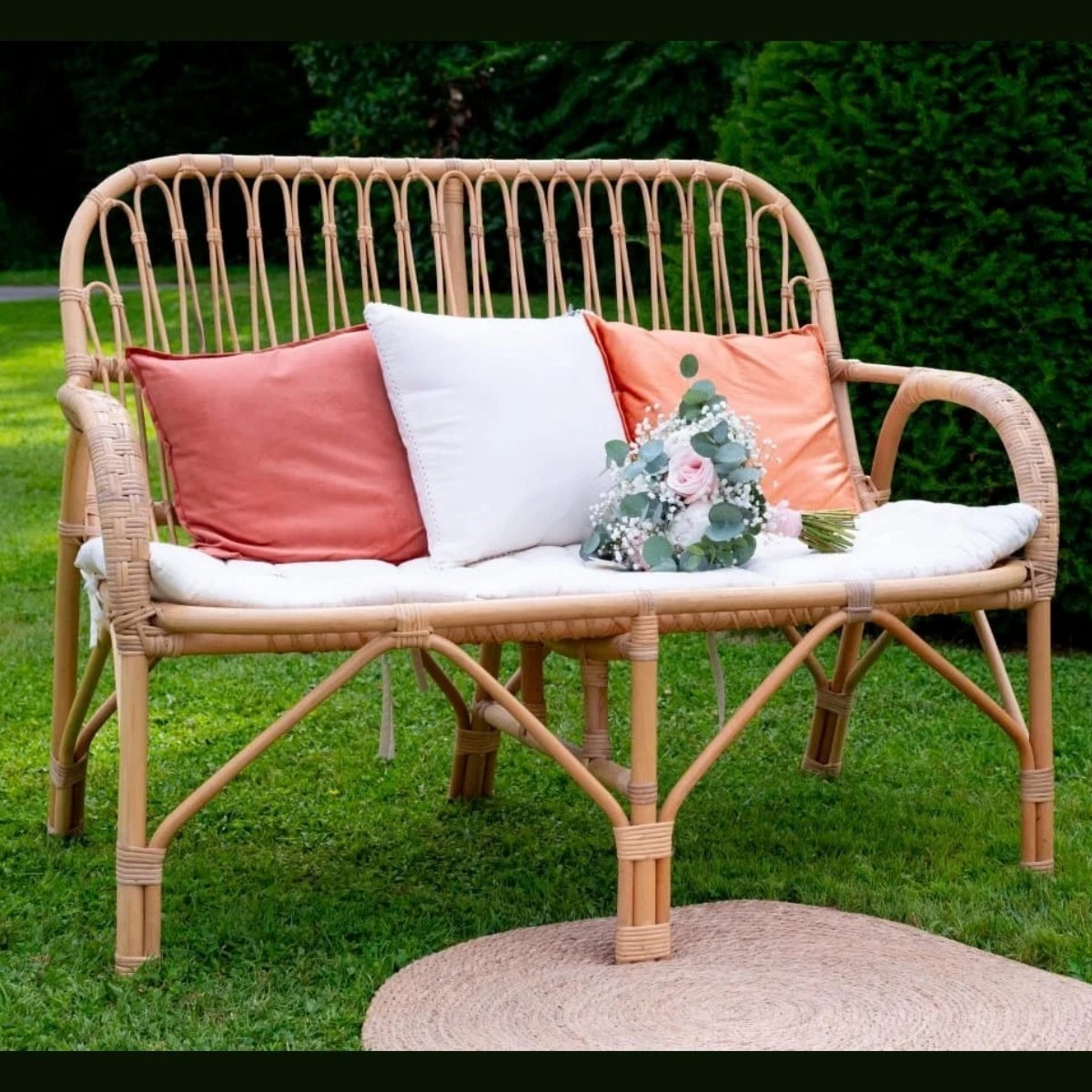 location banquette lyon Banquette en rotin + 3 coussins (coloris au choix)