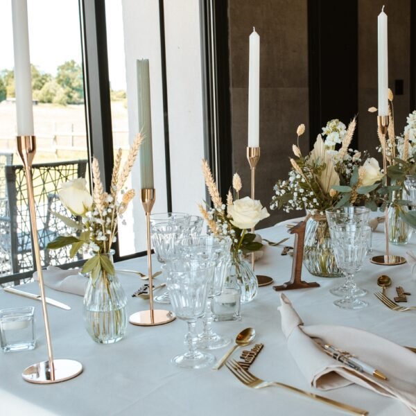 Location vase soliflore pour décoration de table à Lyon