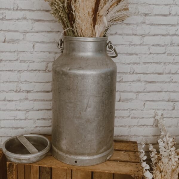 Location pot à lait ancien à Lyon