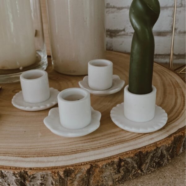 Location chandelier 'fleur' blanc à Lyon