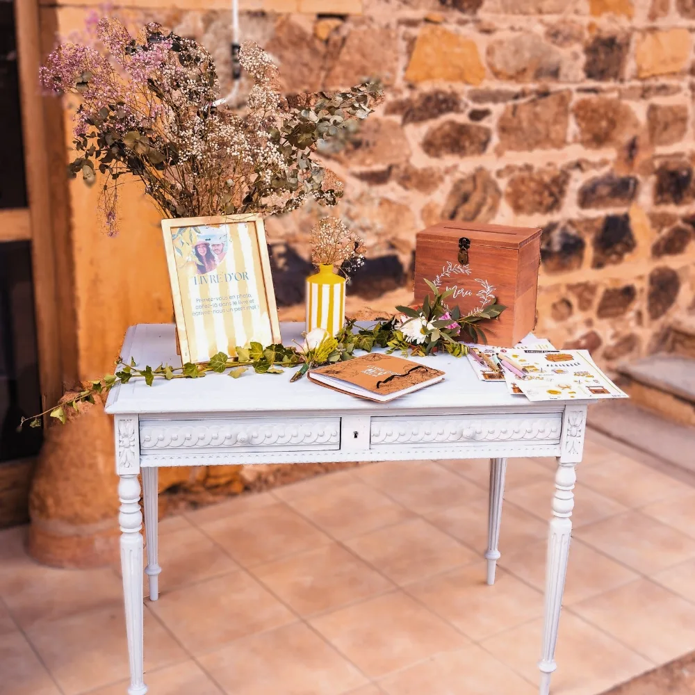 Location bureau blanc vintage à Lyon