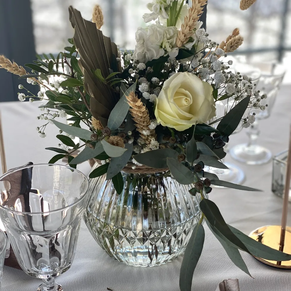 Location vase en verre cannelé à Lyon