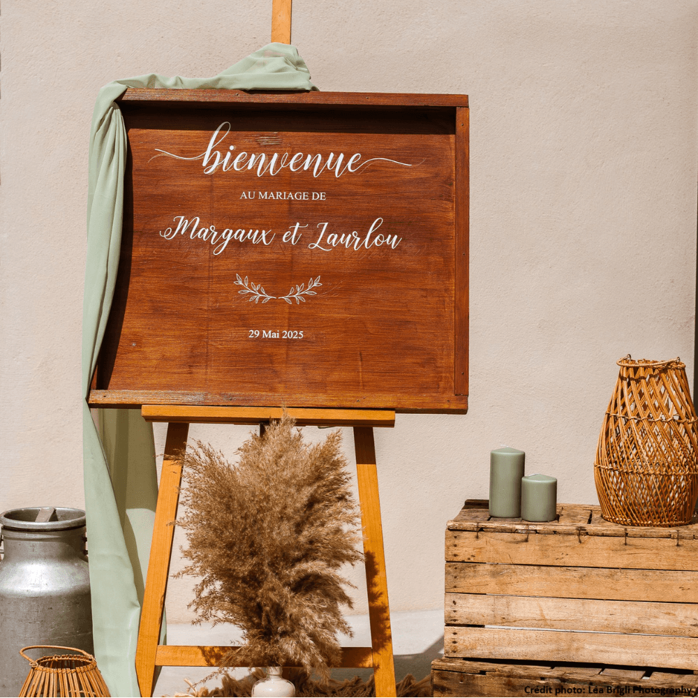 Location panneau de bienvenue mariage en bois à Lyon