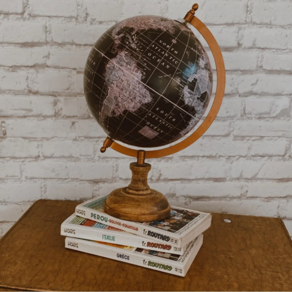 Location globe terrestre pour déco mariage thème voyage à Lyon