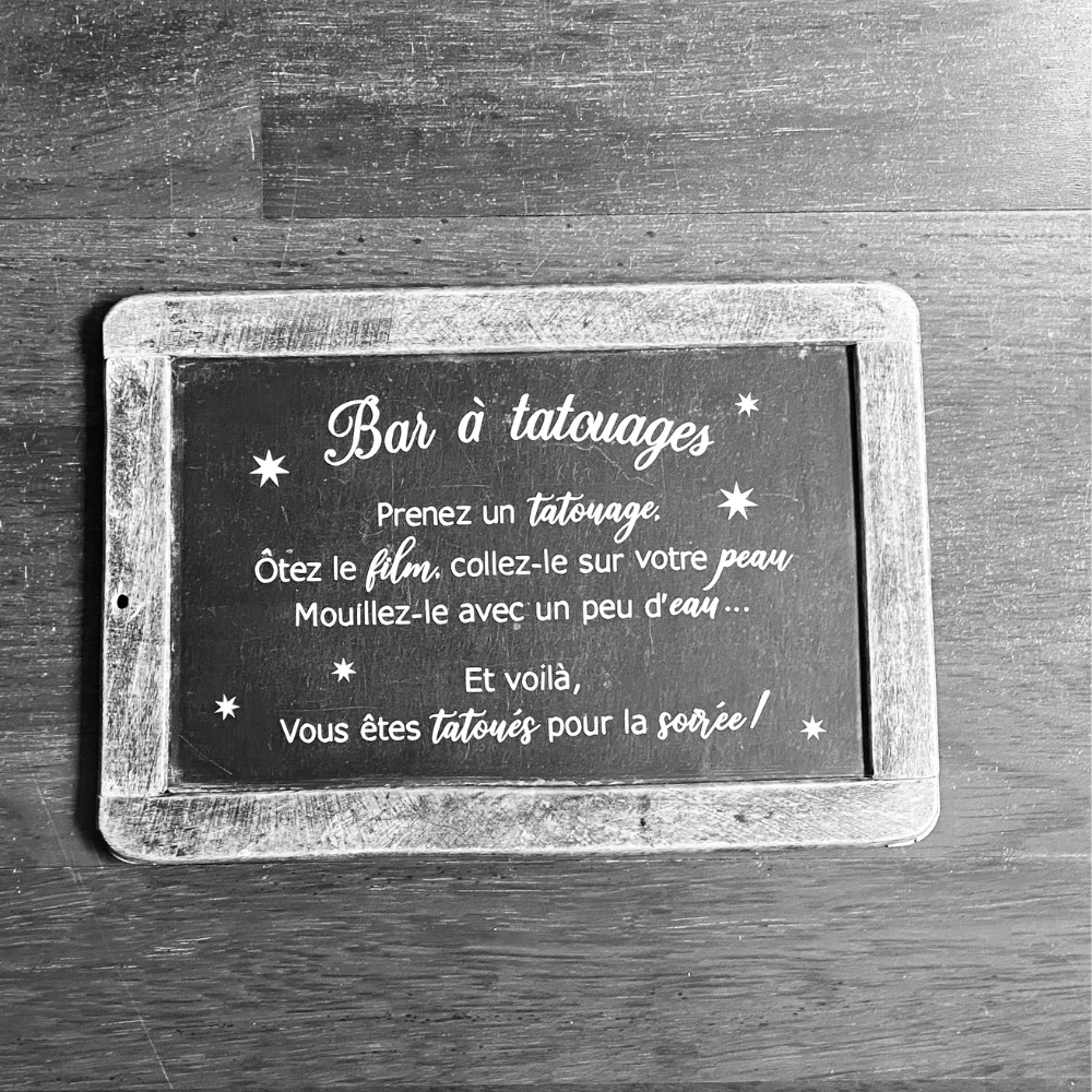 Location ardoise d'écolier accessoire bar à tatouages à Lyon