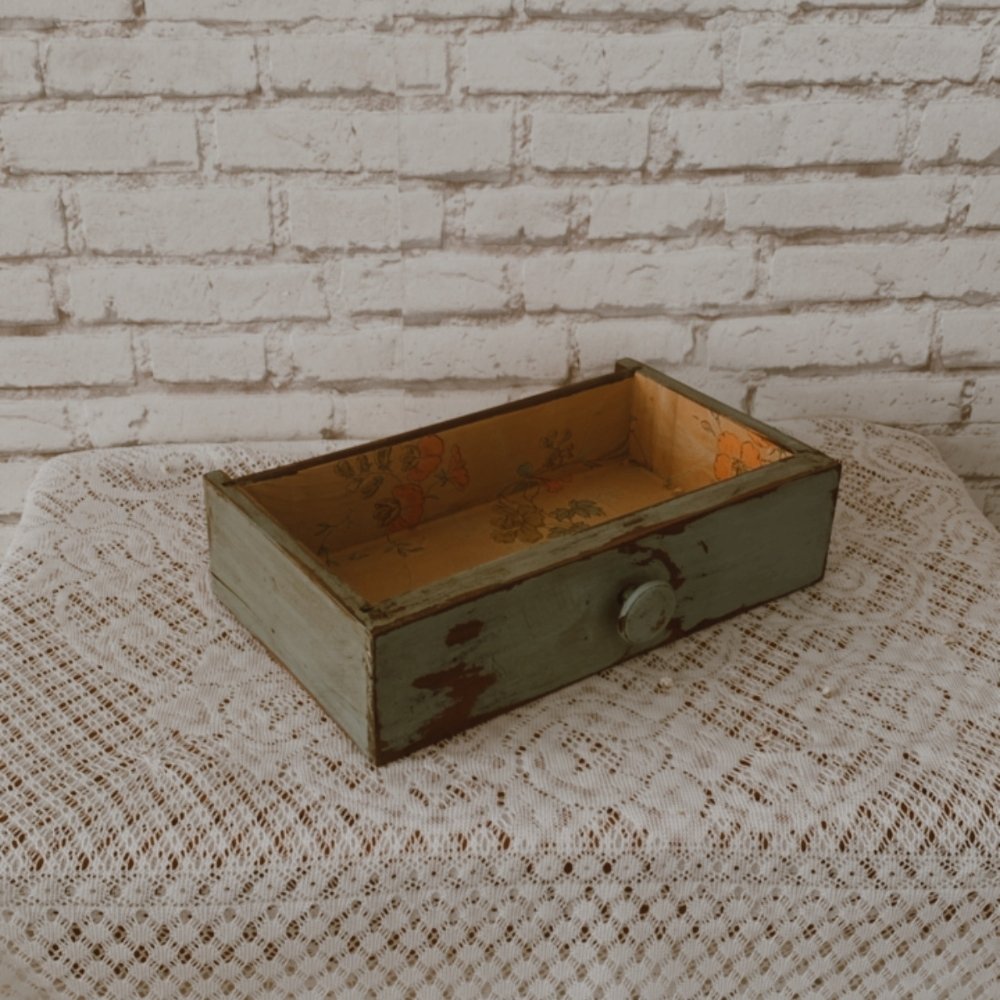 Location tiroir déco patiné vert pastel à Lyon