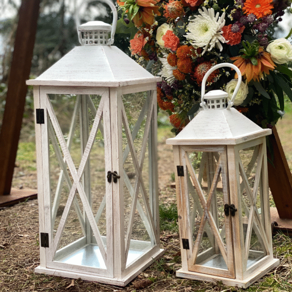 Location lanterne en bois avec bougie à Lyon