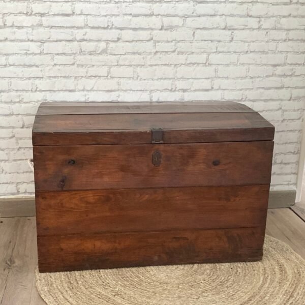 Location malle ancienne en bois à Lyon