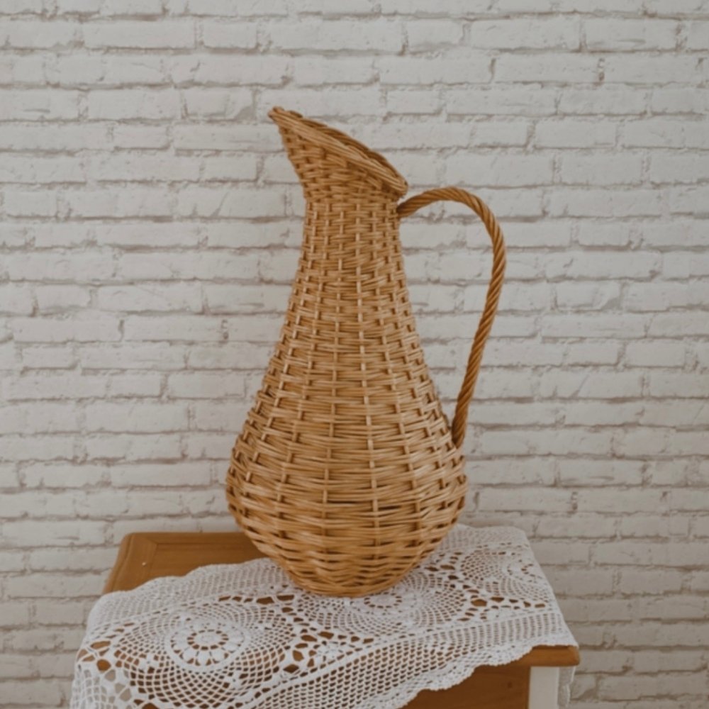 Location vase en rotin à Lyon