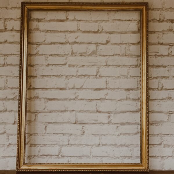 Cadre doré (sans vitre) (2 tailles disponibles)