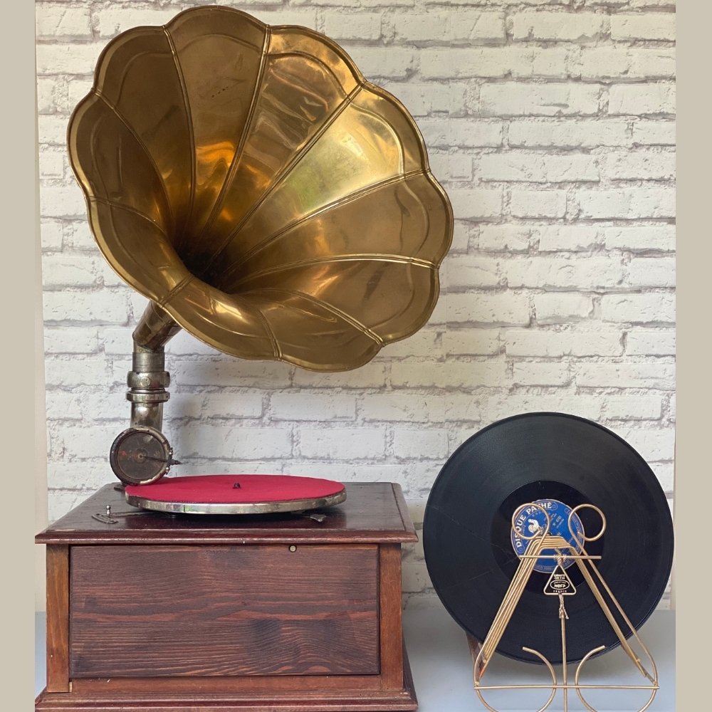 Location gramophone à pavillon vintage à Lyon