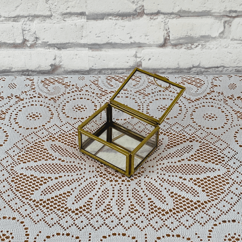 Boite à alliances aux bords dorés