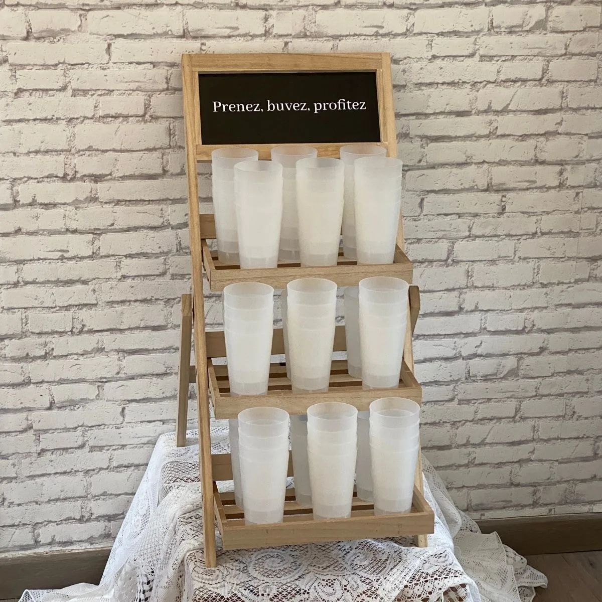 étagère porte gobelets Etagère porte gobelets et cadeaux invités