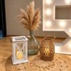Lanterne en bois blanche avec bougie led